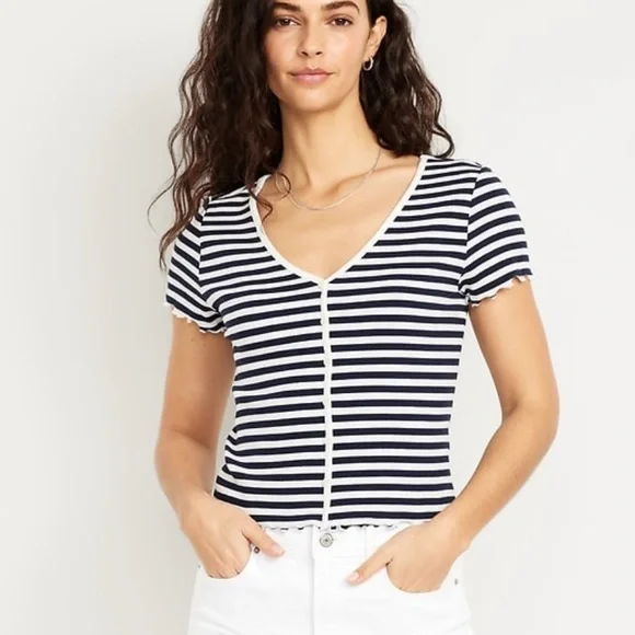 Old Navy Ribbed Button-Down Lettuce-Edge Top Calla Lilies White Small T shirt - Picture 10 of 11